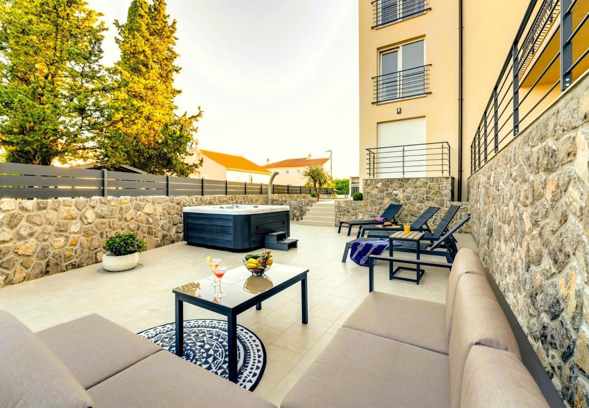 Cosmopolitan Apartments Кърк Екстериор снимка